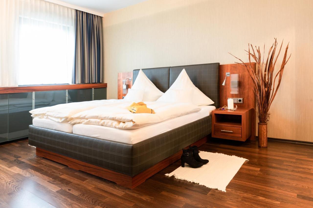 City Hotel Roding 4*
